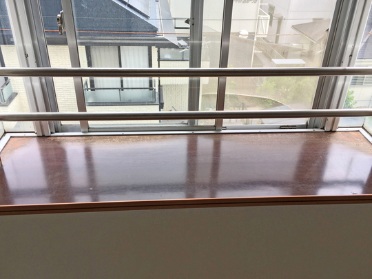 窓枠がボロボロなんですけど なんとかなりますか 岡崎市 豊田市 安城市で壁紙 クロス貼替え 床のリフォームならm T Studio